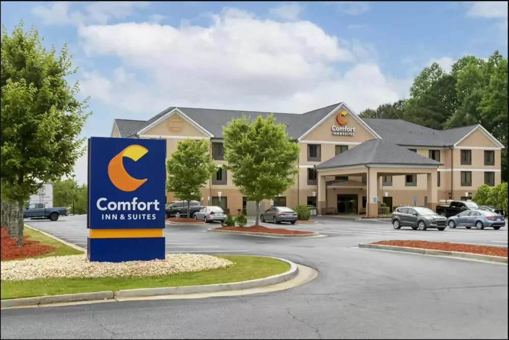Comfort Inn & Suites Peachtree Corners hotel hero