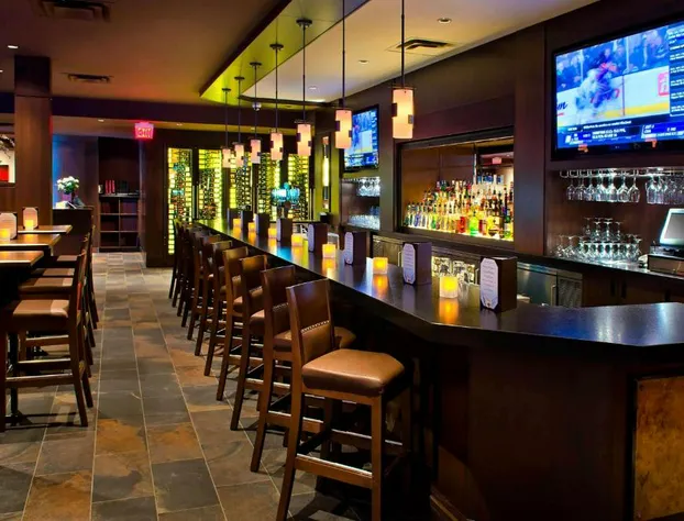 Courtyard by Marriott Niagara Falls hotel detail image 1