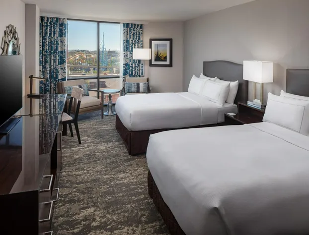 Hilton Arlington hotel detail image 3