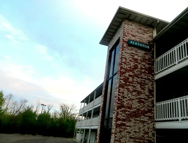 Peach Tree Inn hotel detail image 4