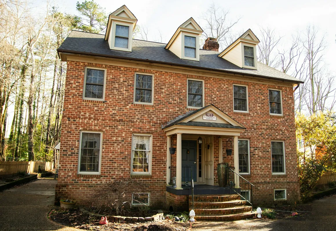 Williamsburg Sampler B & B hotel hero