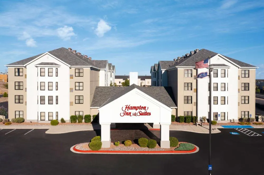 Hampton Inn & Suites El Paso-Airport hotel hero