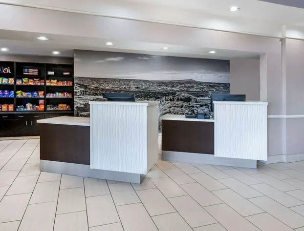 La Quinta Inn & Suites by Wyndham Roswell hotel detail image 4