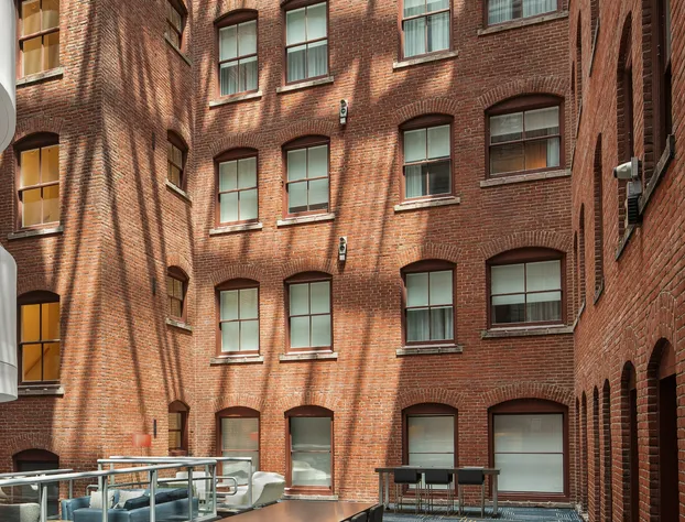 Courtyard by Marriott Philadelphia Downtown hotel detail image 4