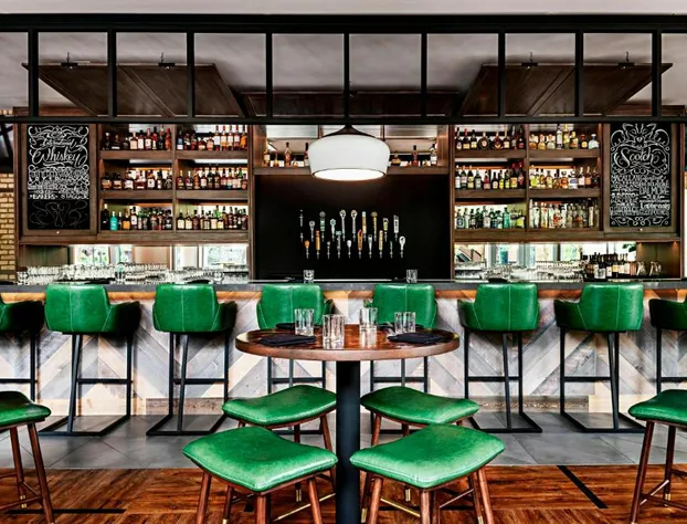 Sheraton Suites Calgary Eau Claire hotel detail image 2