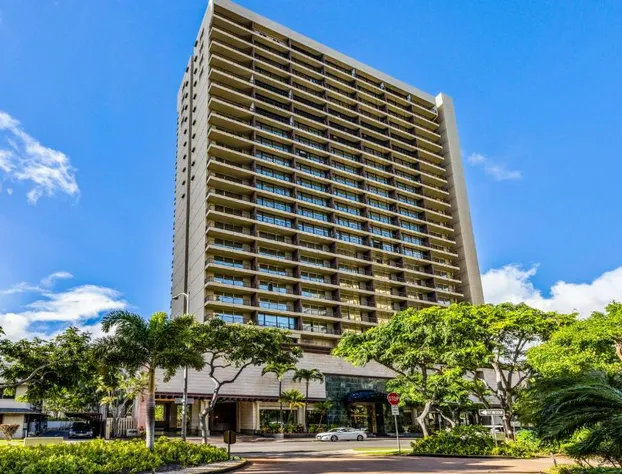 Club Wyndham Royal Garden at Waikiki hotel detail image 1