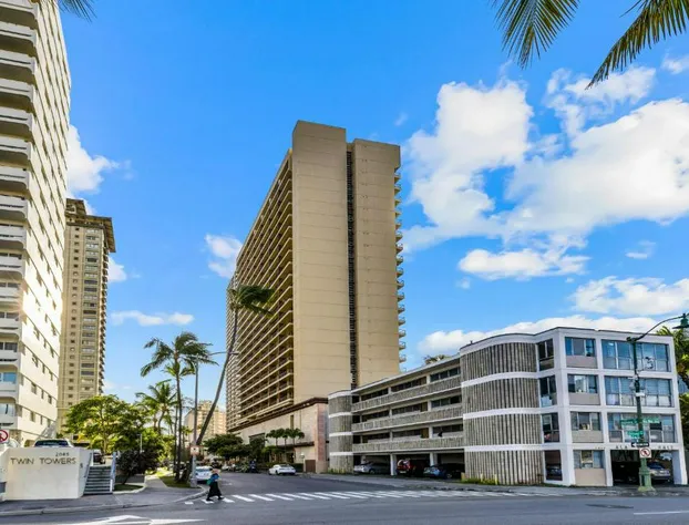 Club Wyndham Royal Garden at Waikiki hotel detail image 2