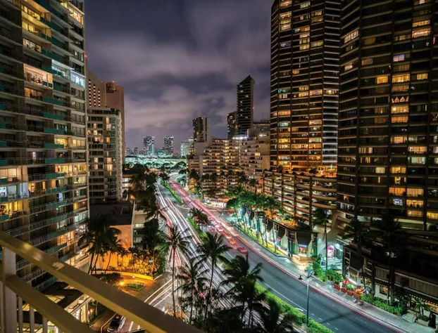 Club Wyndham Royal Garden at Waikiki hotel detail image 3