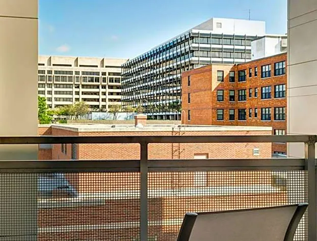 Courtyard by Marriott Washington, DC/Foggy Bottom hotel detail image 1