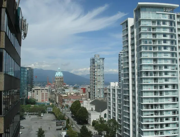 Hotel Willo (formerly YWCA Hotel Vancouver) hotel detail image 1