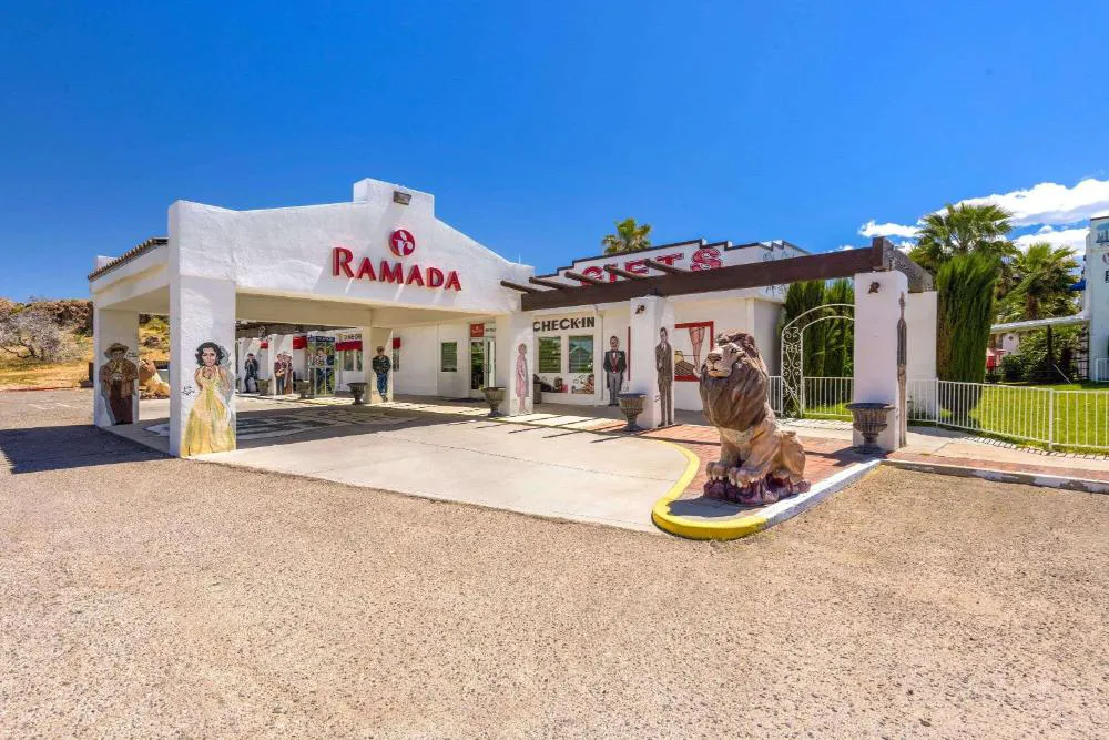 Ramada by Wyndham Kingman hotel hero