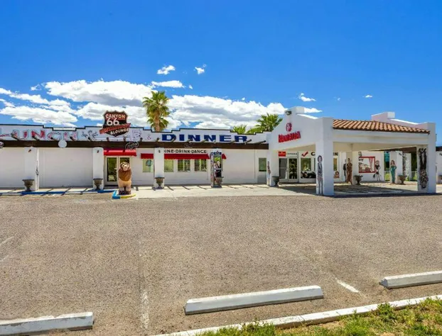 Ramada by Wyndham Kingman hotel detail image 3