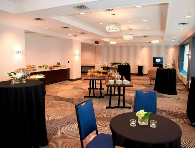 Courtyard by Marriott Downtown Toronto hotel detail image 4