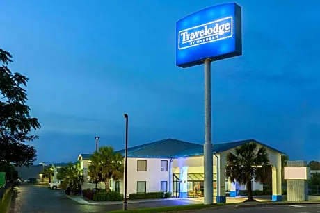 Travelodge by Wyndham Montgomery East hotel hero