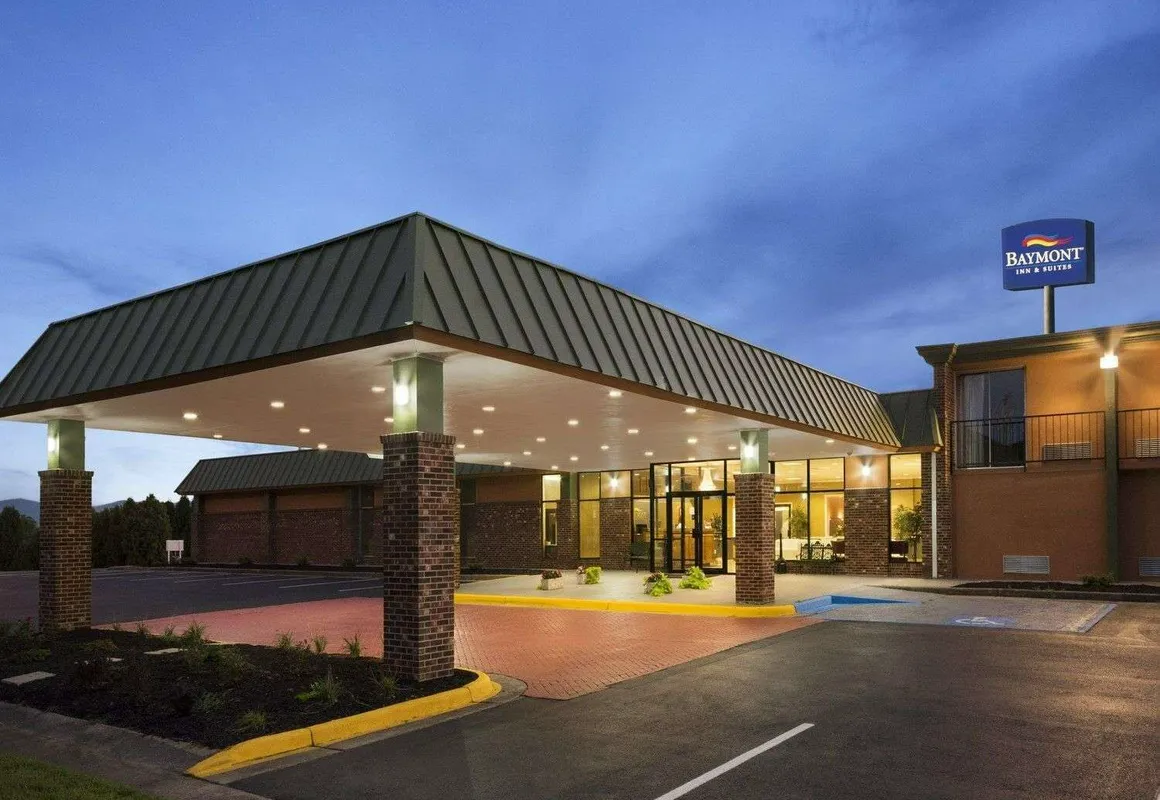 Baymont by Wyndham Salem Roanoke Area hotel hero