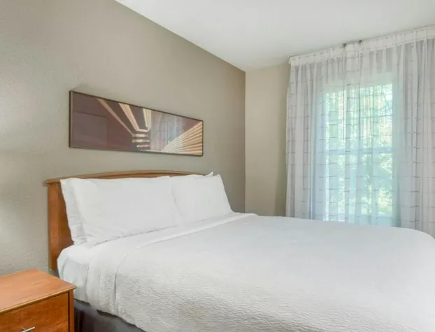 TownePlace Suites by Marriott Raleigh Cary-Weston Parkway hotel detail image 4