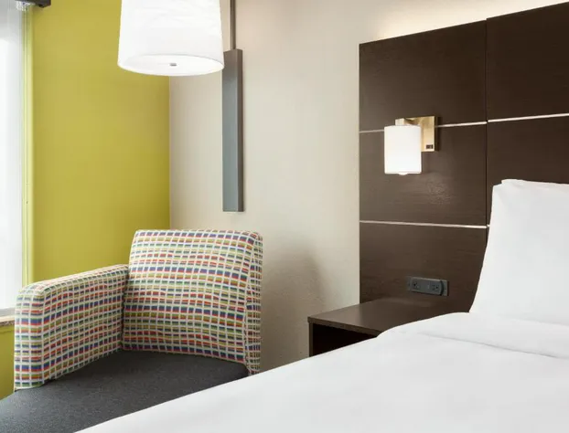 Holiday Inn Express & Suites San Antonio NW - Medical Area by IHG hotel detail image 3