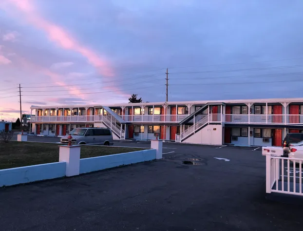 New Sea Breeze Motel hotel detail image 4