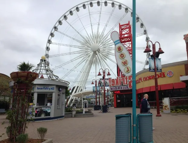 Travelodge by Wyndham Niagara Falls at the Falls hotel detail image 3