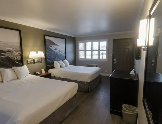 Super 8 by Wyndham Santa Cruz Beach hotel detail image 4