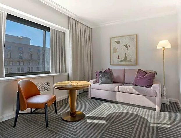 Capital Hilton hotel detail image 3