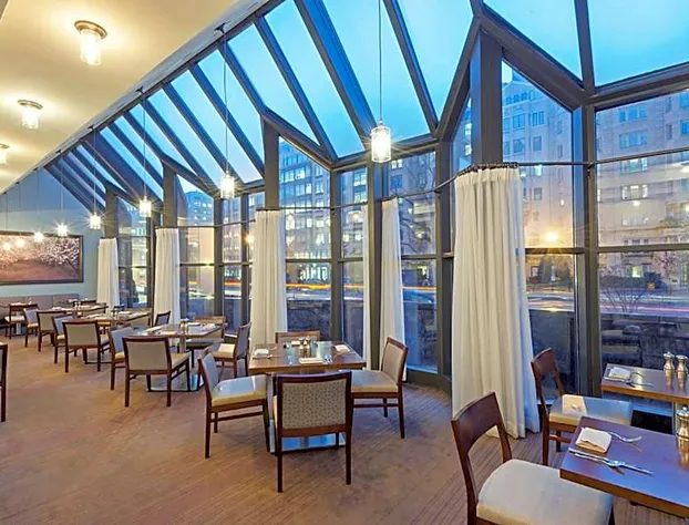 Capital Hilton hotel detail image 4