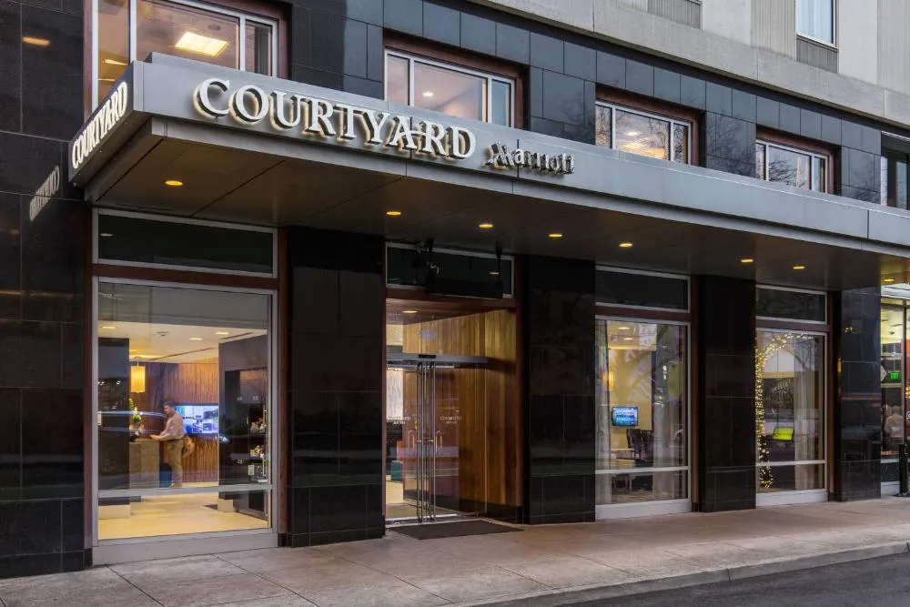 Courtyard by Marriott Portland City Center hotel hero