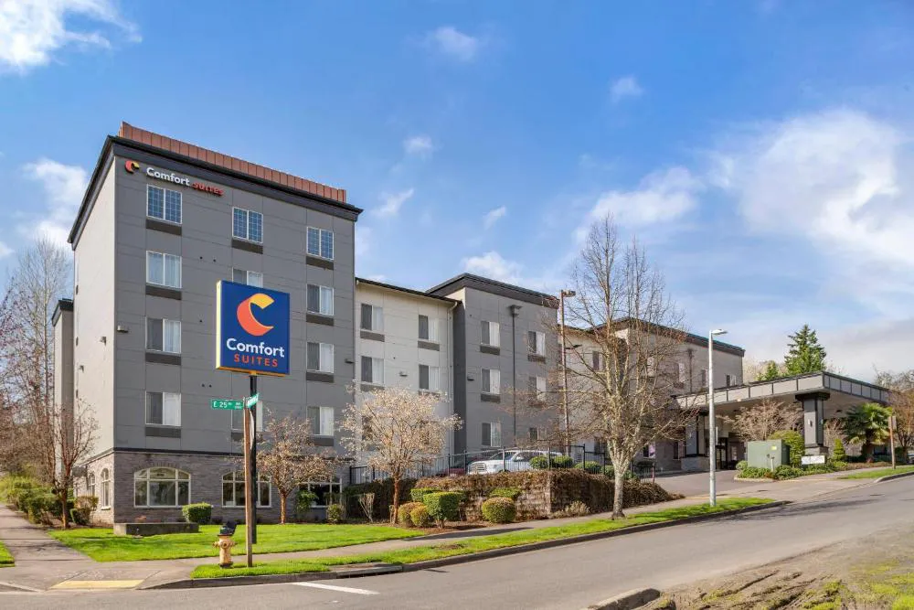 Comfort Suites Eugene University hotel hero