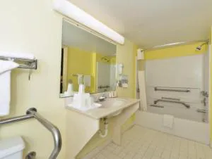 Americas Best Value Inn Satellite Beach Melbourne hotel detail image 2