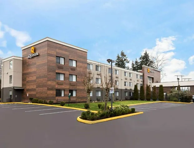 La Quinta Inn by Wyndham Everett hotel detail image 1