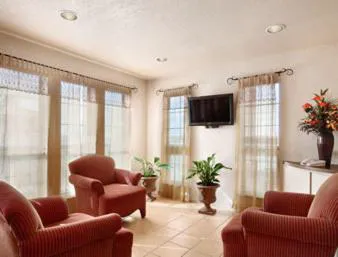 Days Inn & Suites by Wyndham Braunig Lake hotel detail image 4