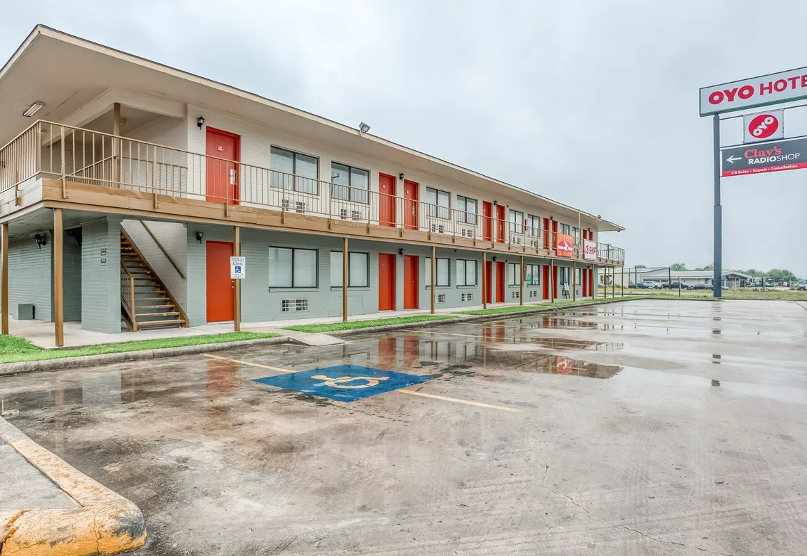 OYO Hotel San Antonio East hotel hero