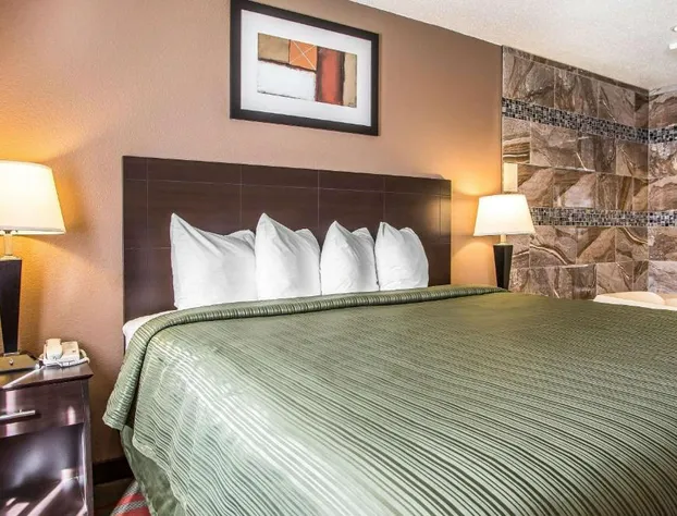 Quality Inn & Suites West Bend hotel detail image 2