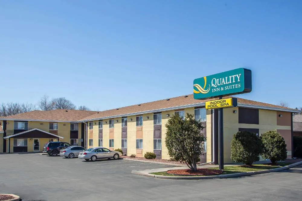 Quality Inn & Suites hotel hero
