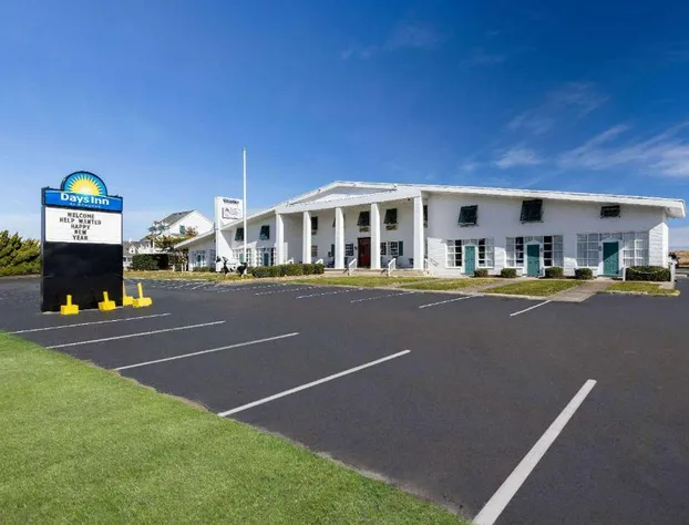 Days Inn by Wyndham Kill Devil Hills Oceanfront - Wilbur hotel detail image 1