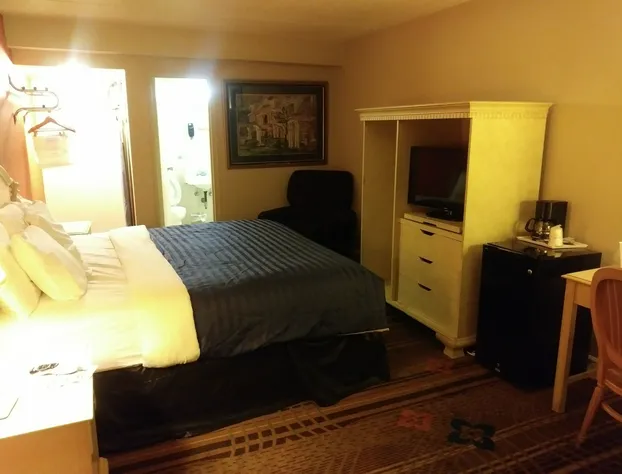 Days Inn by Wyndham Hot Springs hotel detail image 1