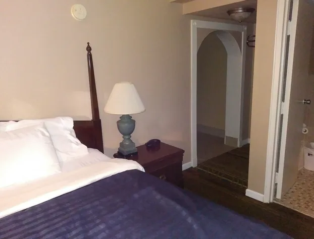 Days Inn by Wyndham Hot Springs hotel detail image 4