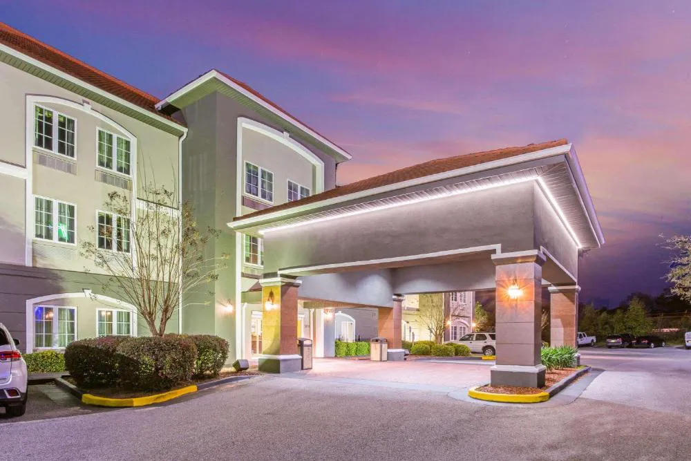 La Quinta Inn & Suites by Wyndham Mobile - Tillman's Corner hotel hero