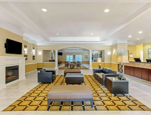 La Quinta Inn & Suites by Wyndham Mobile - Tillman's Corner hotel detail image 3