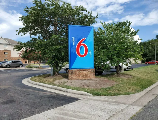 Studio 6 Richmond, VA - I-64 West hotel detail image 2