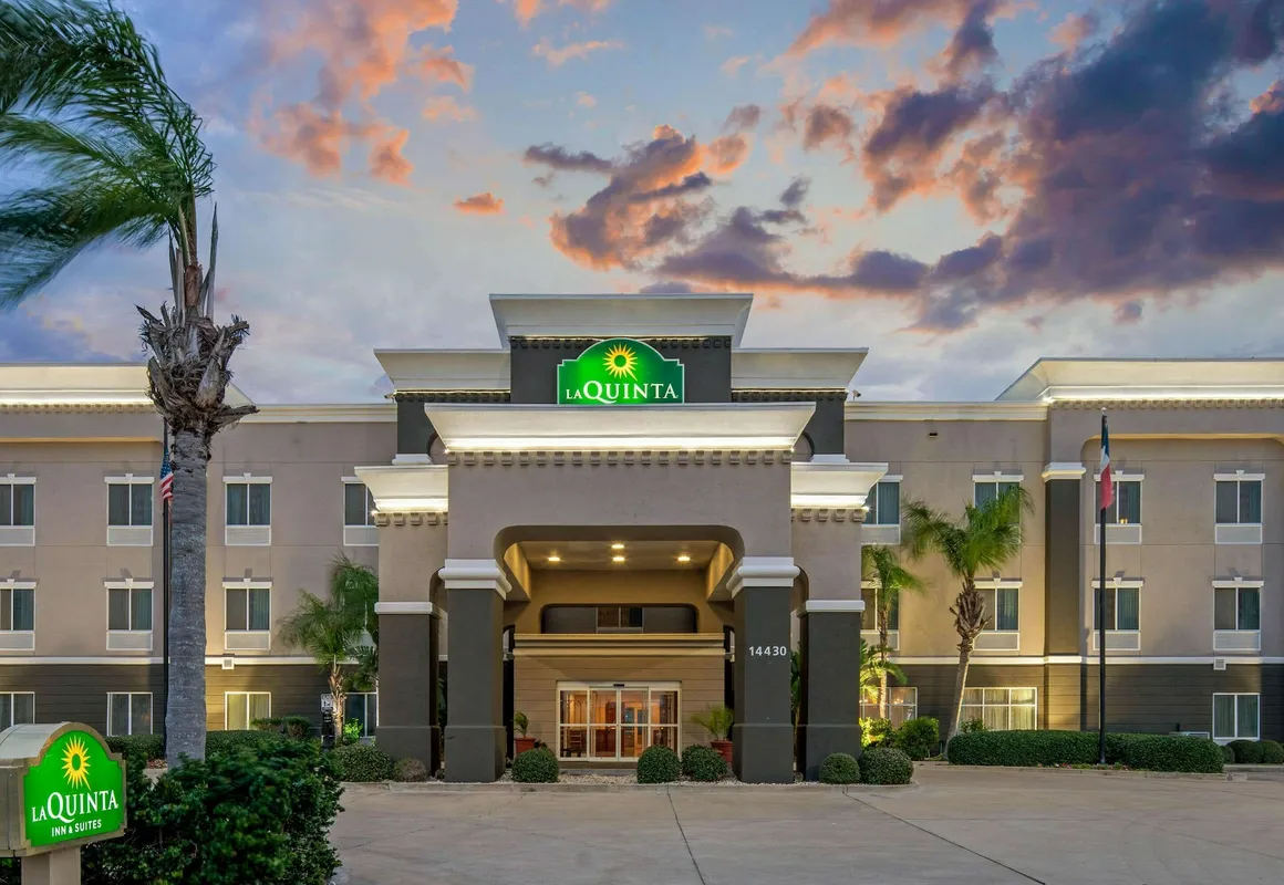 La Quinta Inn & Suites by Wyndham Corpus Christi-N Padre Isl hotel hero