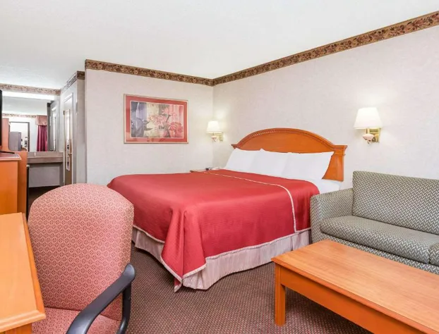 Regency Inn & Suites-Hamilton Place hotel detail image 2