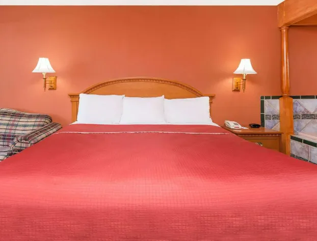 Regency Inn & Suites-Hamilton Place hotel detail image 3