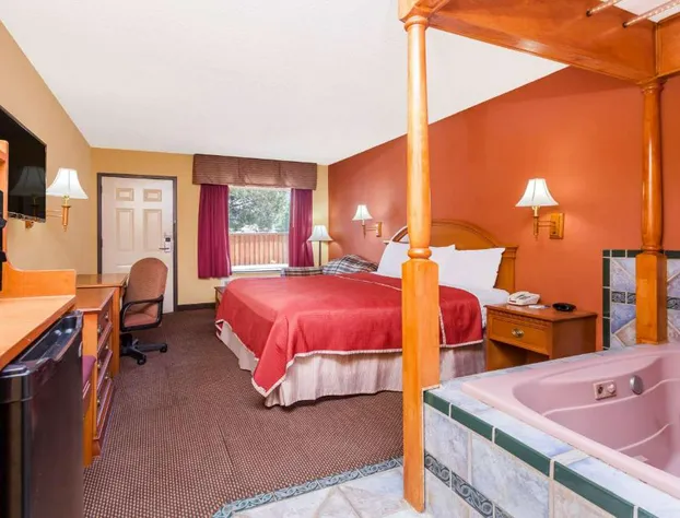 Regency Inn & Suites-Hamilton Place hotel detail image 1