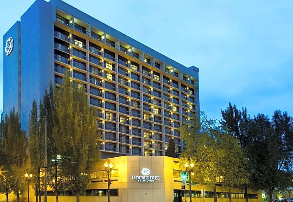 DoubleTree by Hilton Hotel Portland hotel hero