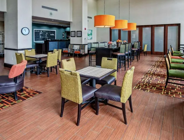 Hampton Inn & Suites Clarksville hotel detail image 2