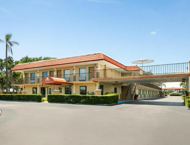 Days Inn by Wyndham Clearwater/Gulf to Bay hotel detail image 1