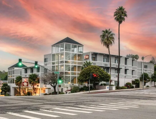 Best Western Plus All Suites Inn hotel detail image 2