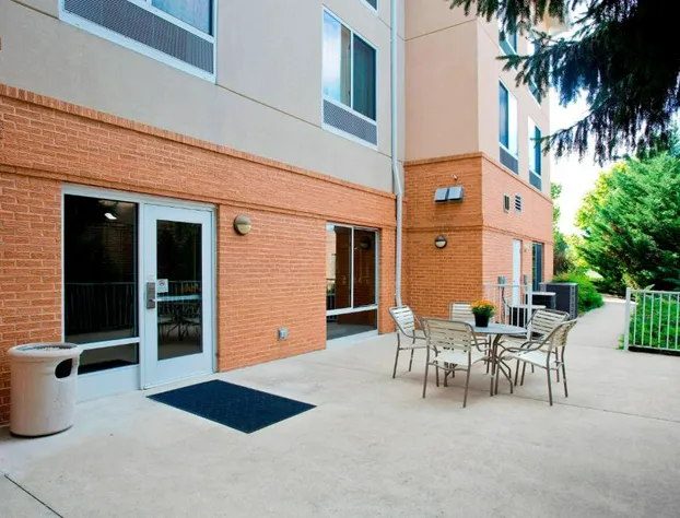 Fairfield Inn & Suites by Marriott Winchester hotel detail image 3