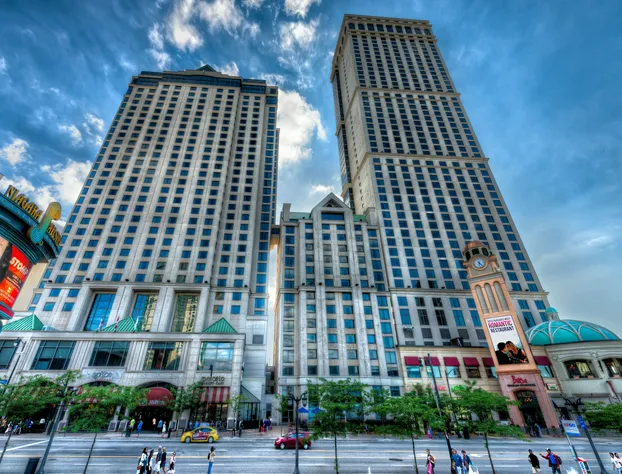 Hilton Niagara Falls/Fallsview Hotel & Suites hotel detail image 1